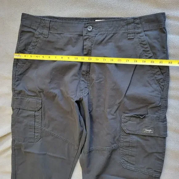 WRANGLER Jeans Mens 40x30 Black RELAXED FIT CARGO Pockets Five Star Premium - Picture 6 of 15